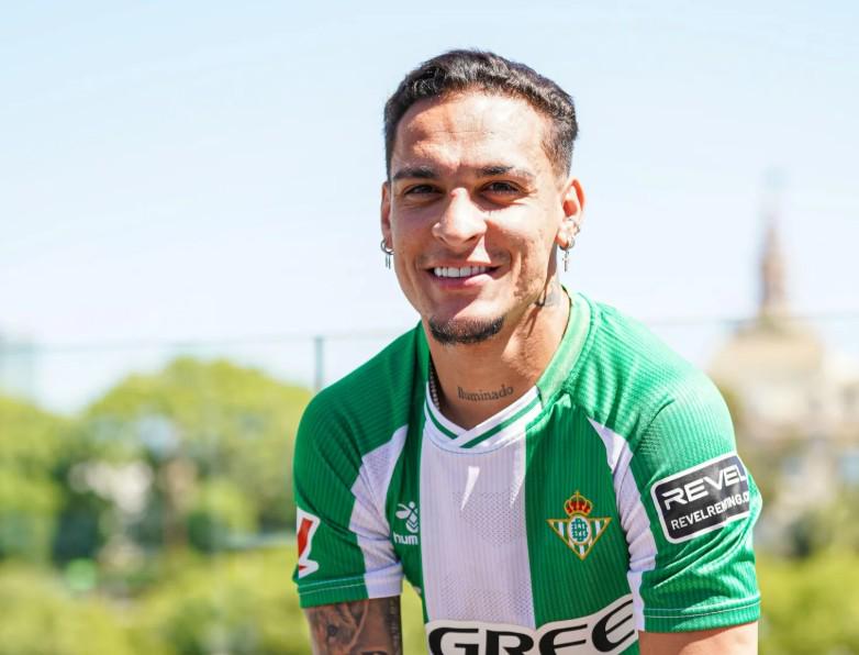 然后在离开, 但伊斯科开, 入八球并助 然后在离开, 但伊斯科开, 入八球并助