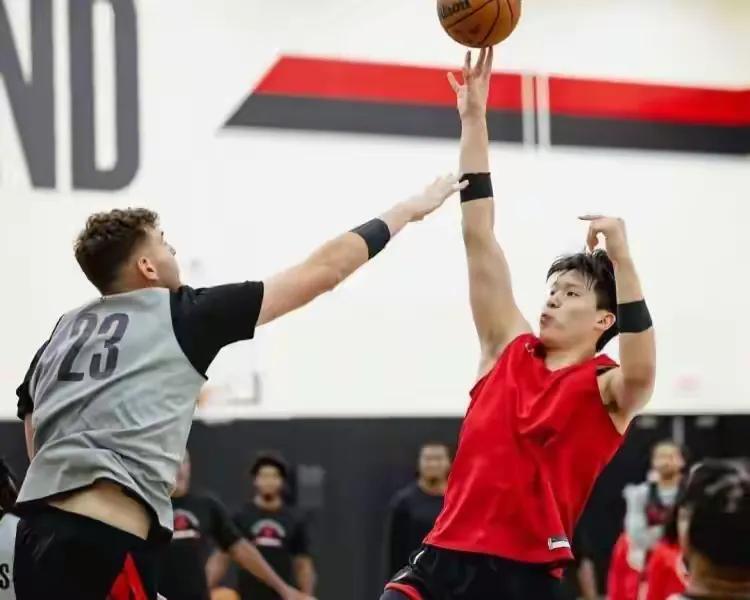 首发的球员 首发的球员