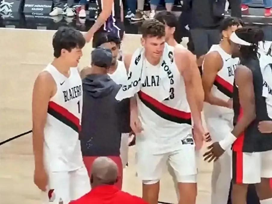 整个新秀赛 整个新秀赛